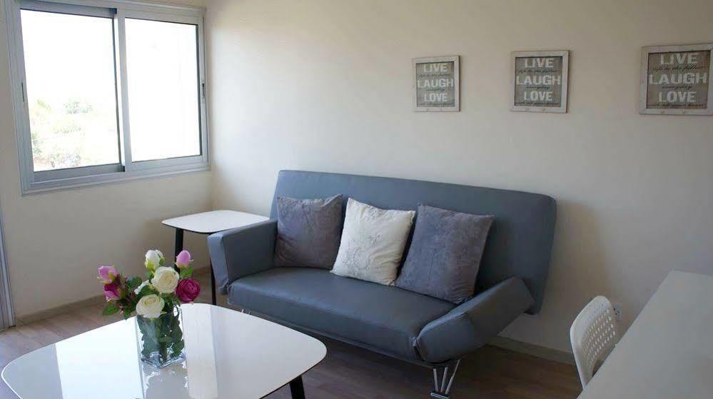 Zavos Colours Boutique Apartments Limassol Extérieur photo